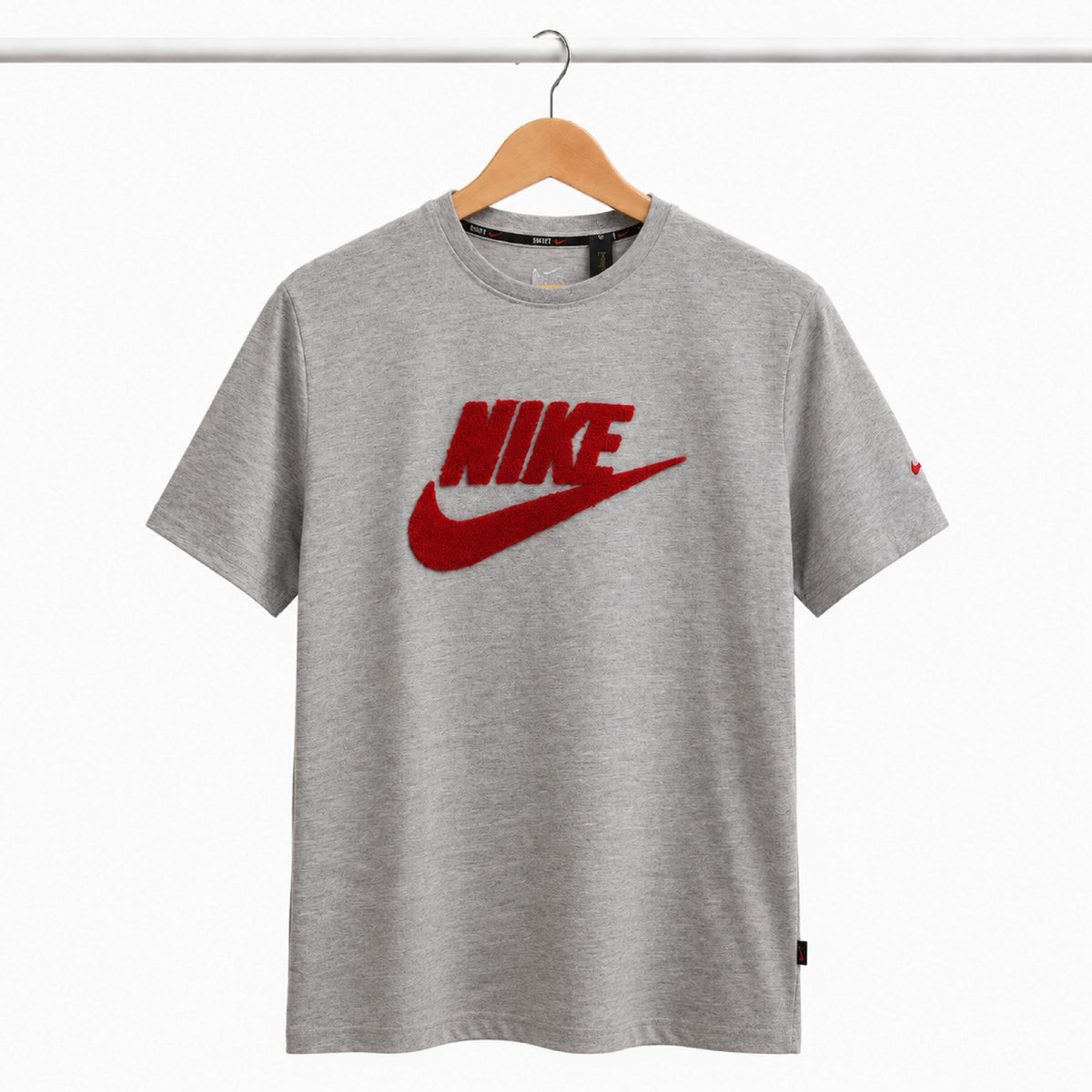 NIKE Men's Chenille Graphic Logo Heather Grey T-Shirt